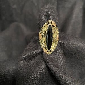 Vintage Black Hills Gold ring